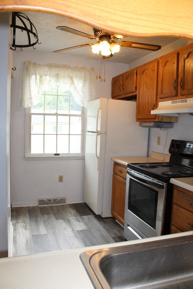 Building Photo - Adorable 2 Bedroom Townhome in Baldwin
