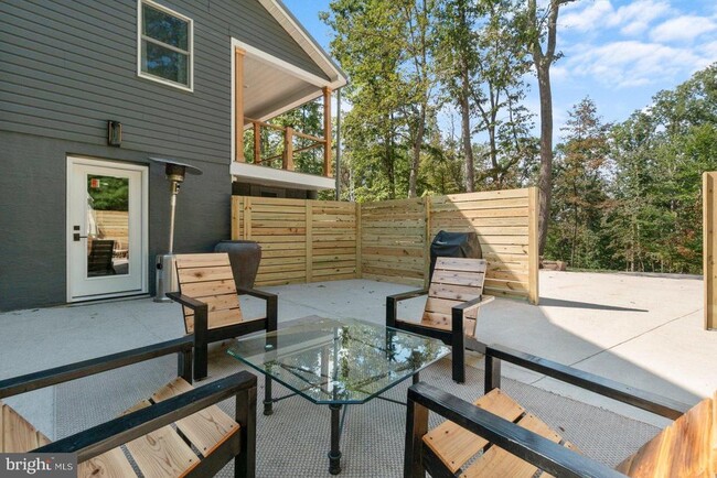 Building Photo - 851 Bacon Hall Rd