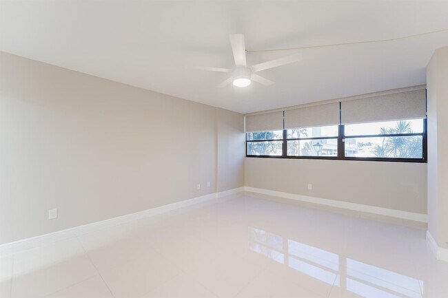 Building Photo - 859 Jeffery St