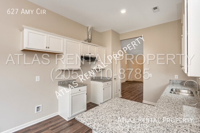 Building Photo - 627 Amy Circle Tuscaloosa, AL 35404