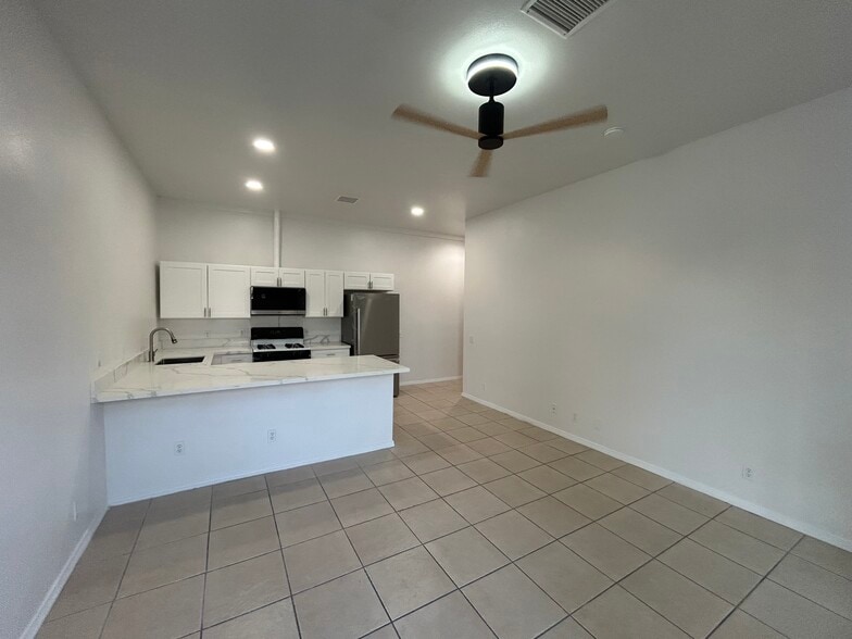 Kitchen - 6446 Palm View Ave