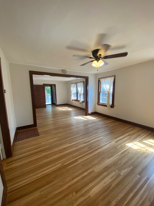 Building Photo - 335 E Elizabeth St