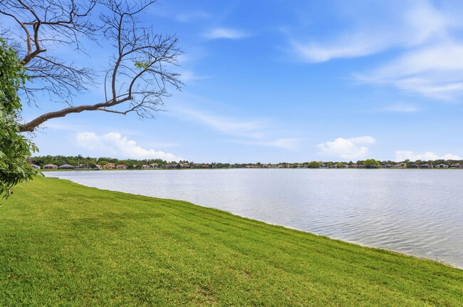 Building Photo - 3622 Coco Lake Dr