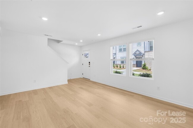 Building Photo - 1706 Blanche St