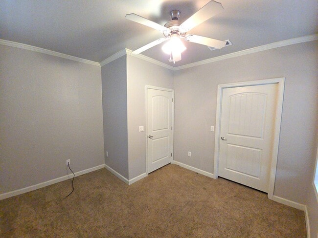 Building Photo - 2607 Virginia Ave