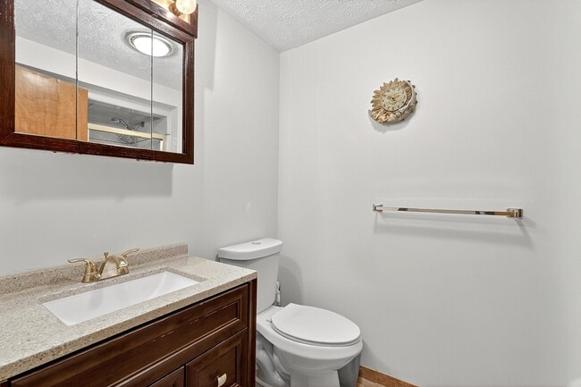 Building Photo - 87 Merseles St