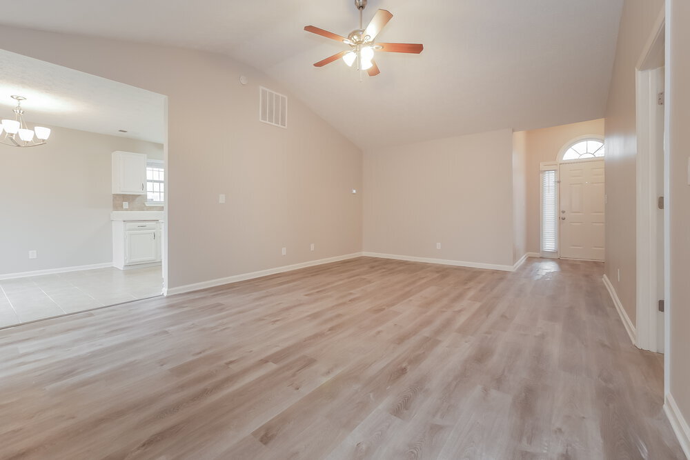 Building Photo - 939 Maple Leaf Ridge