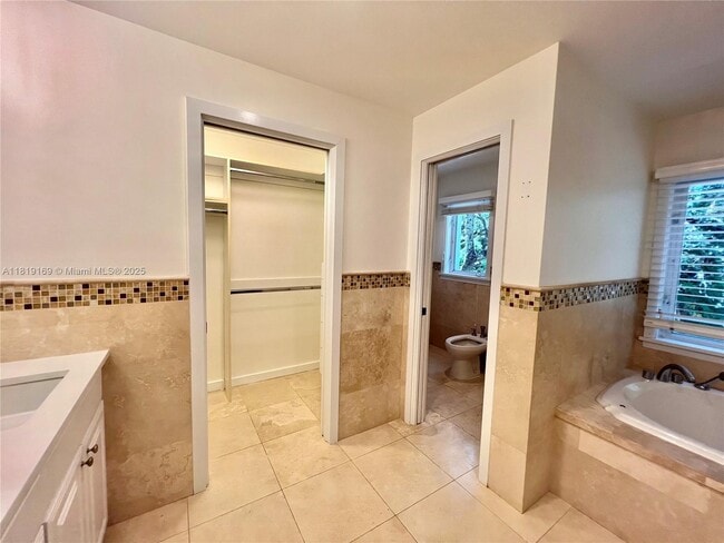 Building Photo - 6150 SW 92nd St