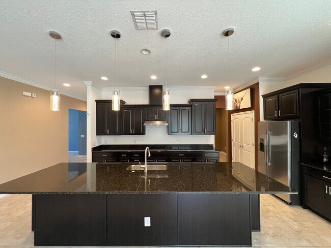 Building Photo - Spacious 3-Bed/2-Bath Rental in Sola Vista – Modern Comfort Meets Florida Living!