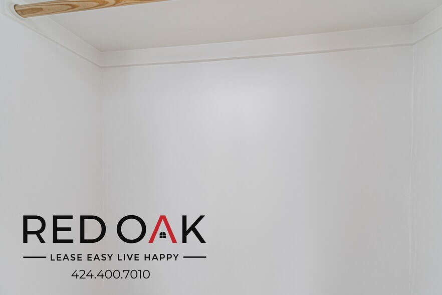 Building Photo - 1060 N Avenue 50