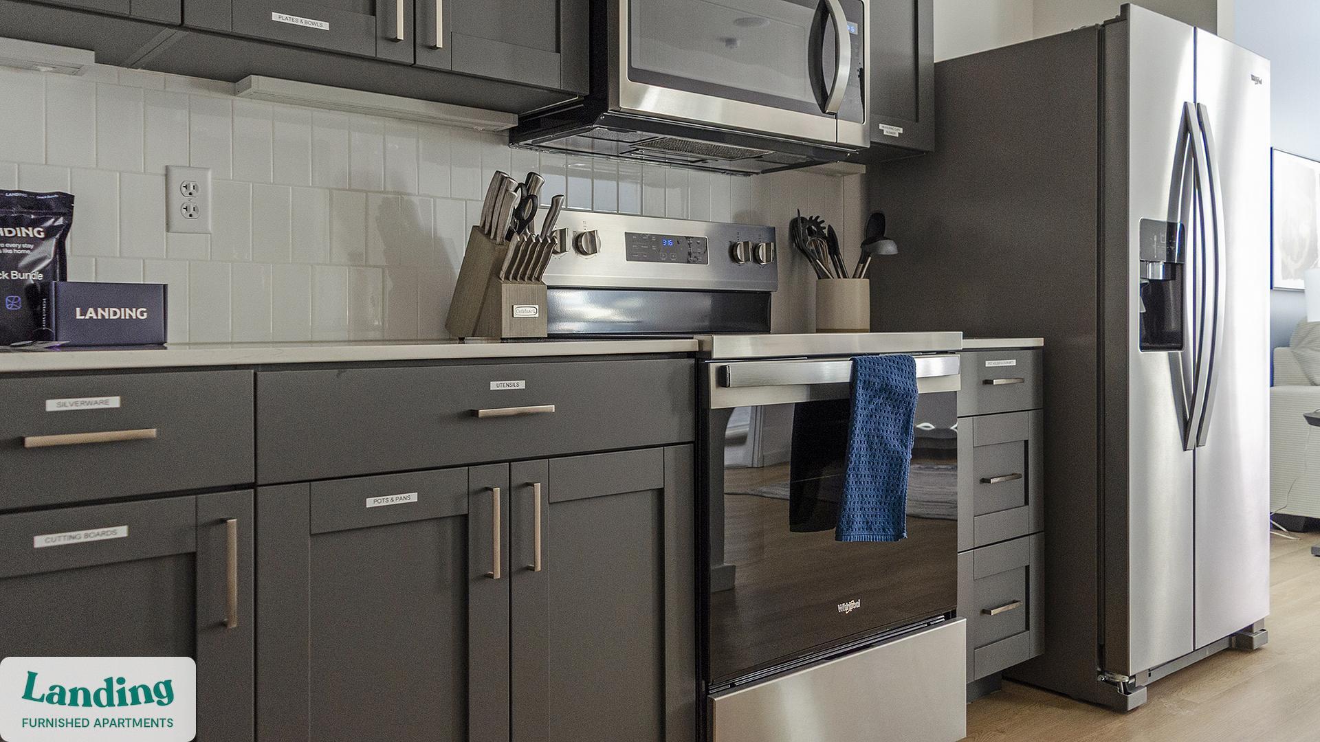 Building Photo - 650 N Main St