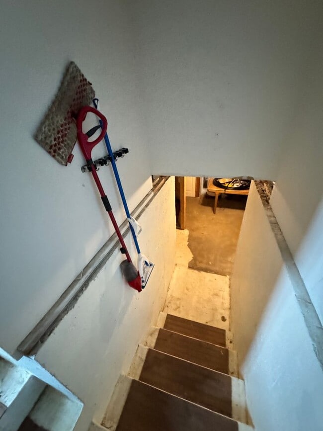 Building Photo - Eclectic Portland Home with Modern Touches...