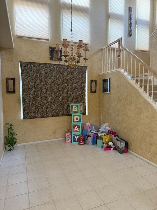 Building Photo - Scripps Ranch 4 Br 3 baths garage yard solar for rent $4990