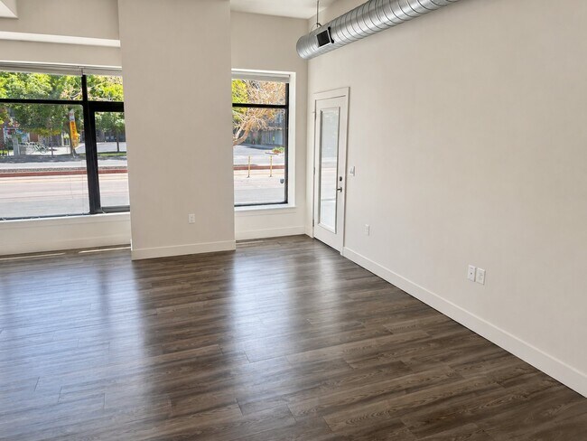 Building Photo - 606 W North Temple St