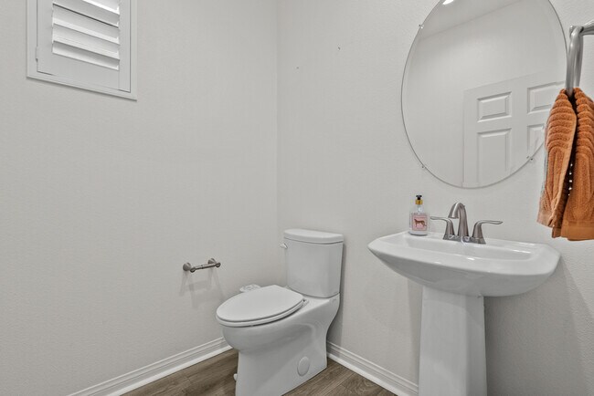 Building Photo - 14610 Isla Vista Dr