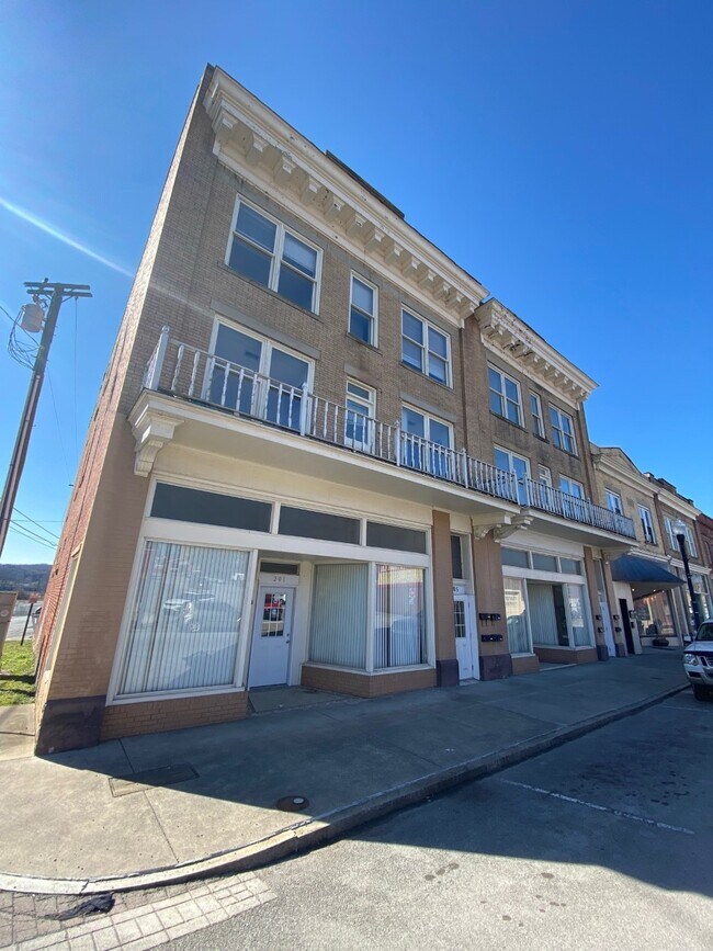 Building Photo - 205 Mercer St
