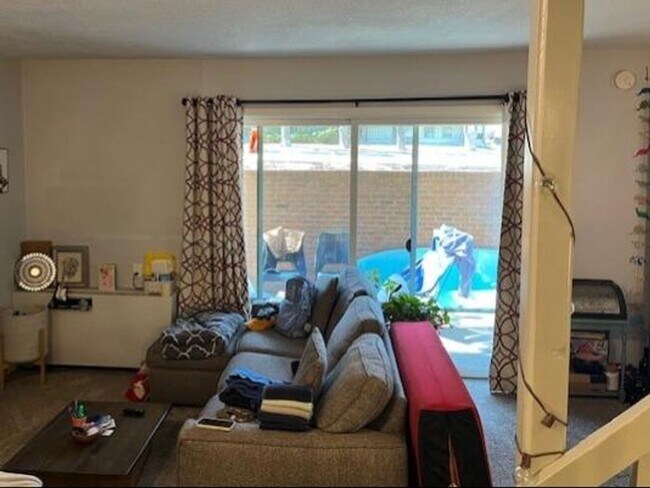 Building Photo - August 2026 Prelease! 2 Story, 2 BR 1.5 BA Condo at Wimbledon Condos