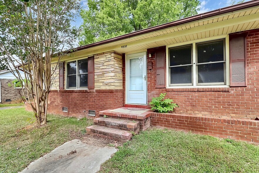 Primary Photo - 4808 Brooktree Dr