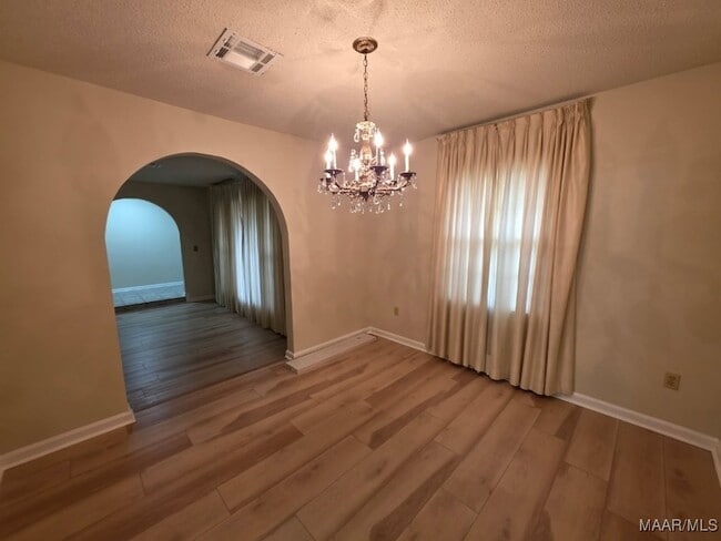 Building Photo - 4254 Lawnwood Dr