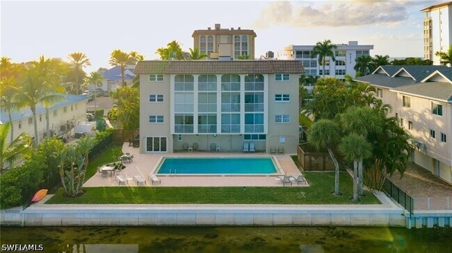 Building Photo - 9486 Gulf Shore Dr