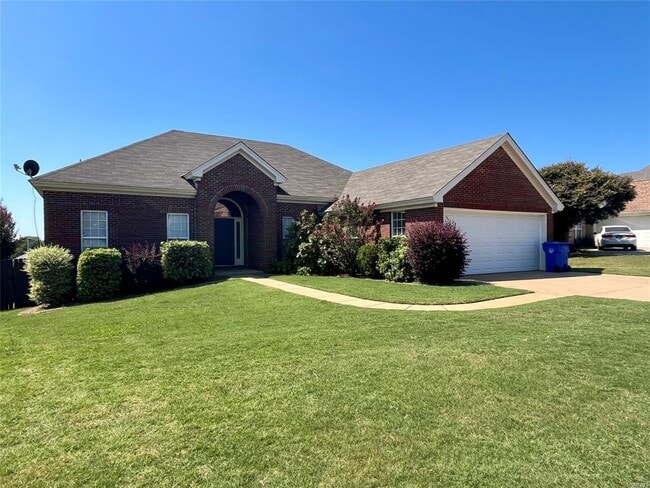 Building Photo - 613 Castle Brook Dr