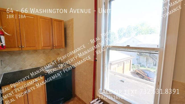 Building Photo - 2nd Floor Huge 1 BR 1 BA in Historic Old B...