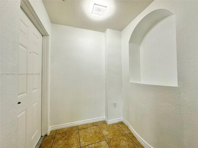 Building Photo - 10870 NW 88th Terrace