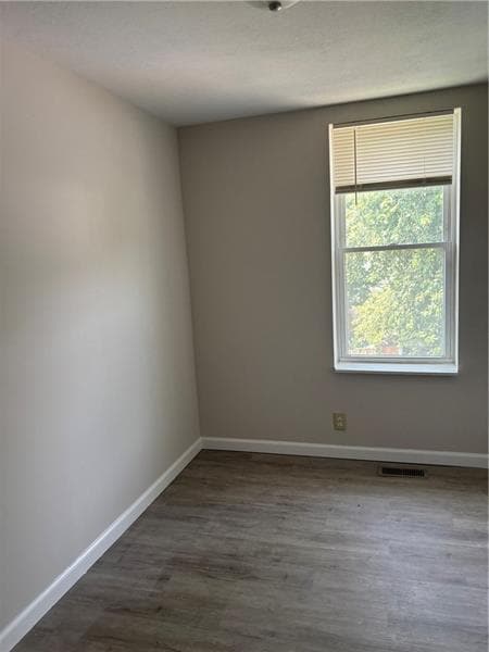 Building Photo - 905 Orr Ave