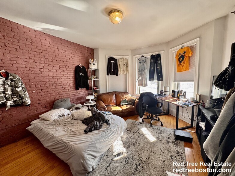 Building Photo - 1173 Commonwealth Ave