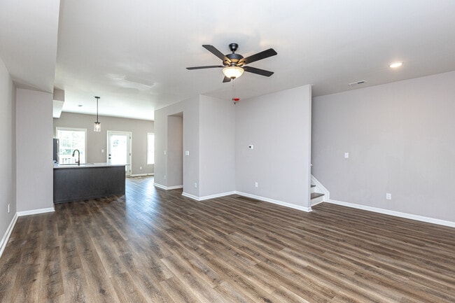 Building Photo - 506 S Main St