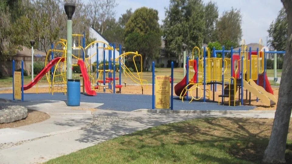 Building Photo - 2436 Bolker Dr