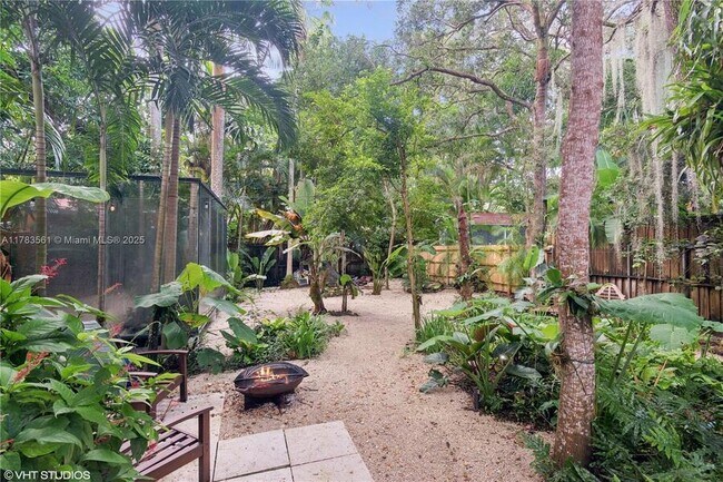 Primary Photo - 3794 Irvington Ave