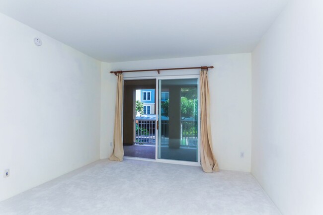 Building Photo - Colony at the Peninsula 2 bedroom 2 bath w...