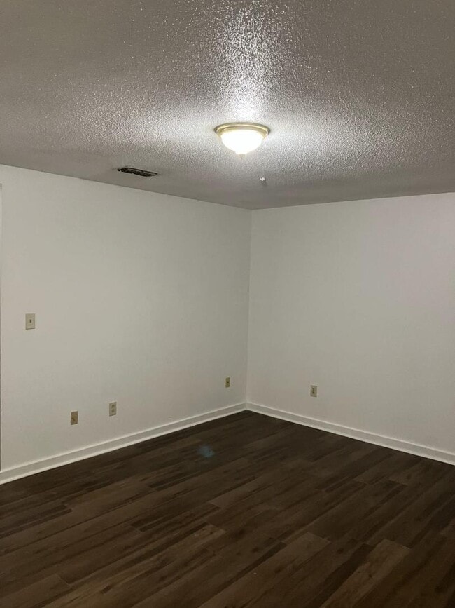 Building Photo - 378 SE Lake Forest Pl