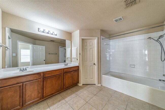 Building Photo - 7416 Coronado Ave