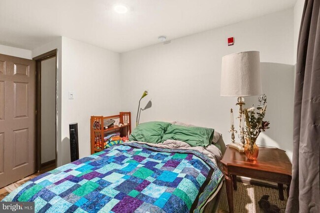 Building Photo - 2318 E York St