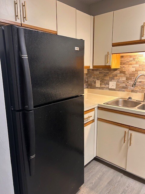 Building Photo - 1100 Crescent Dr