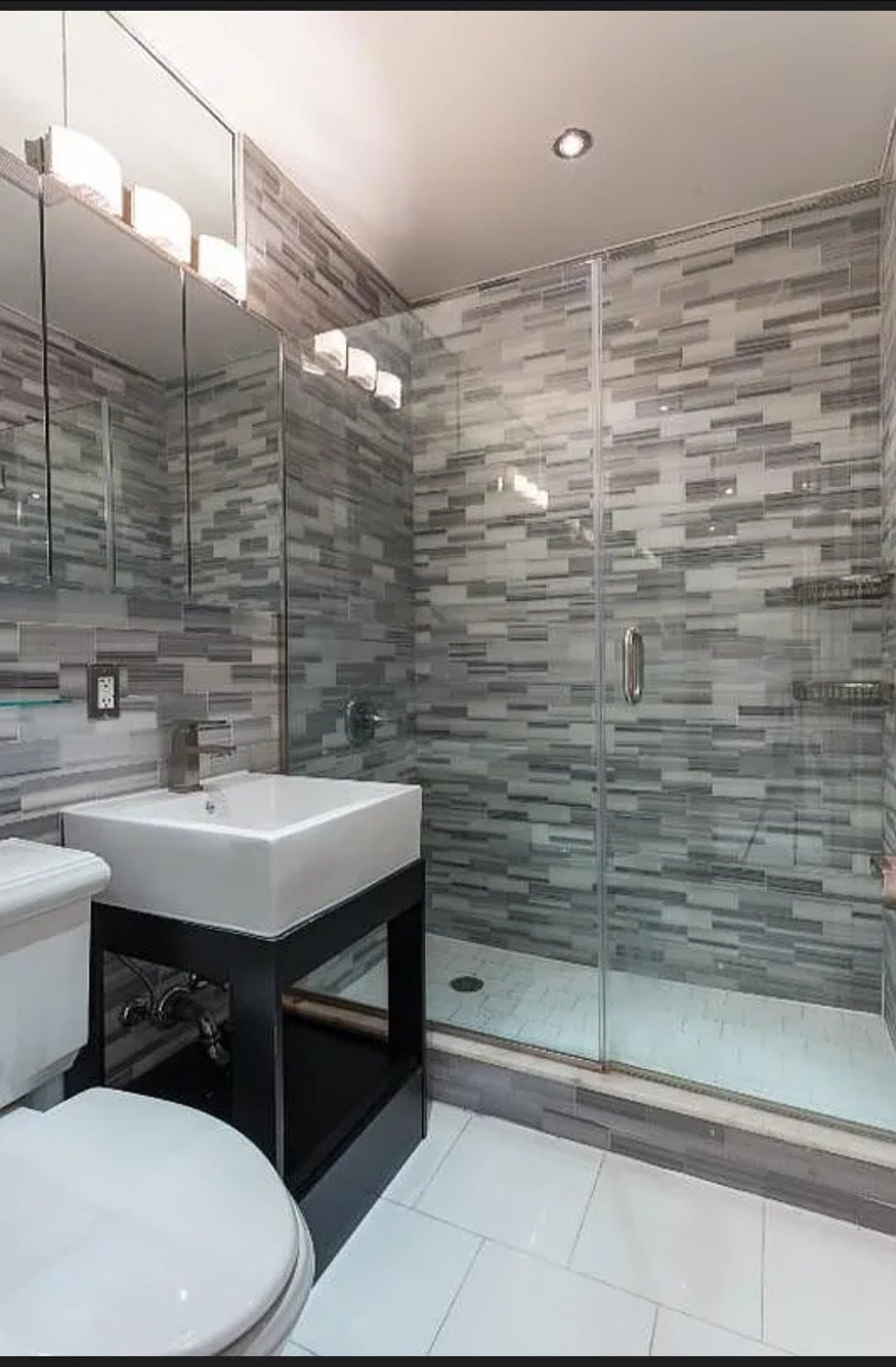 Building Photo - W. 128th St, 7th Ave