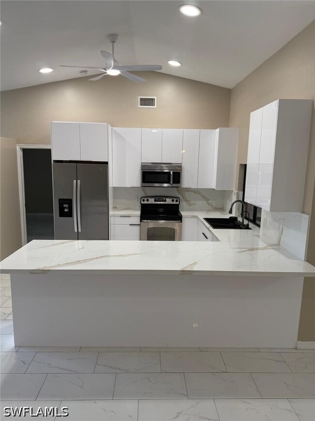 Building Photo - 1325 SW 28th St