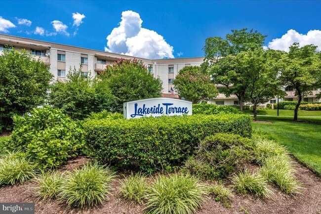 Building Photo - 7505 Democracy Blvd