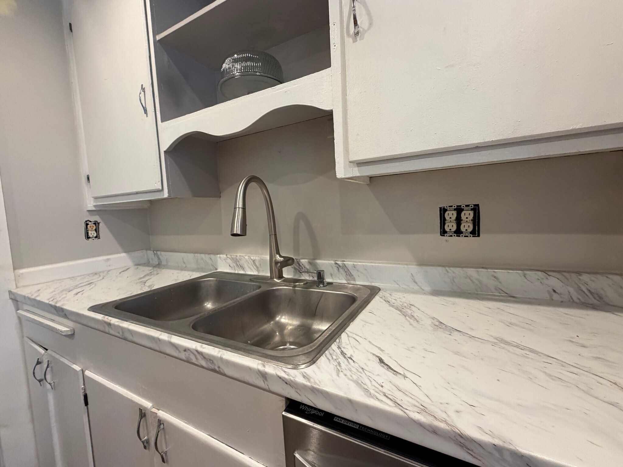 Building Photo - 31 Dix Ave