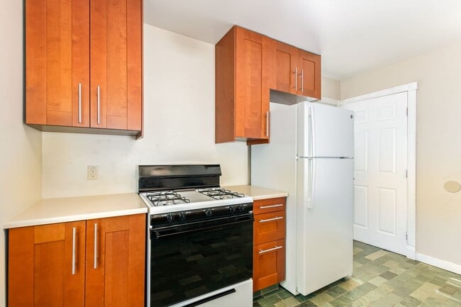 Building Photo - Charming Home in Garfield District – Renovated w/ Hardwood Floors, Granite Counters, In-Unit W/D ...