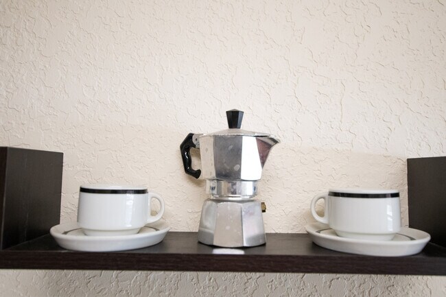 Building Photo - 1000 Cove Cay Dr