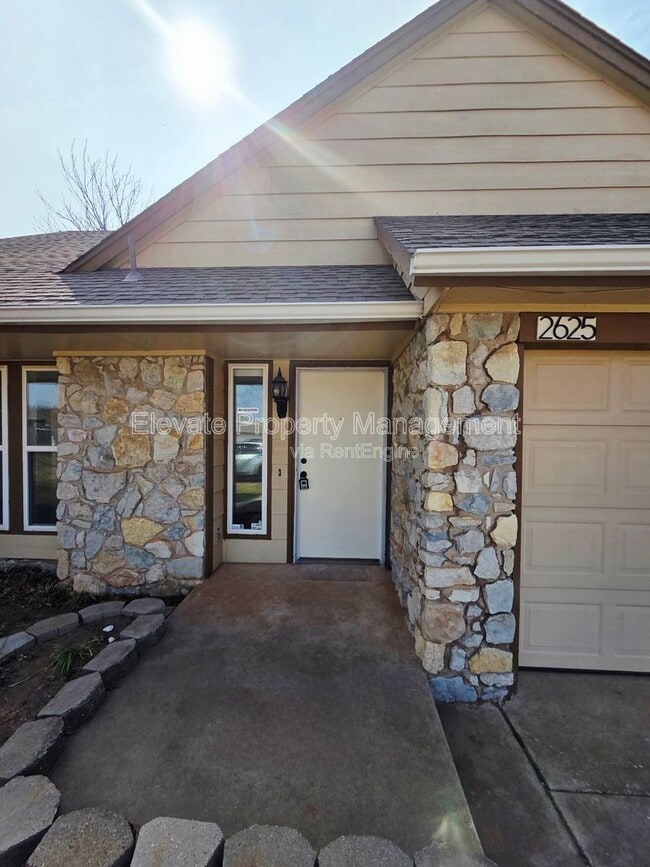 Building Photo - 2625 Patti Pl