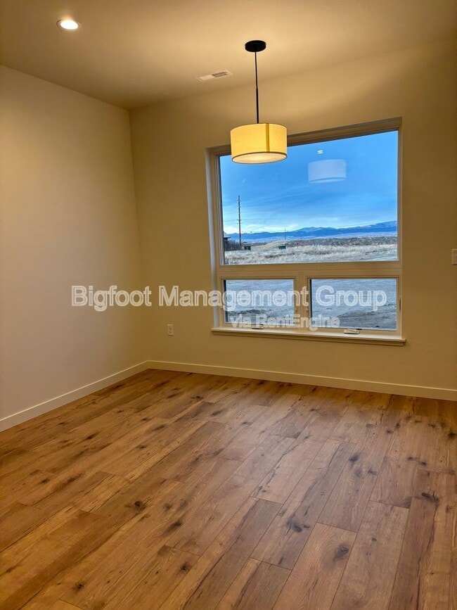 Building Photo - 2332 Shorthorn Ave