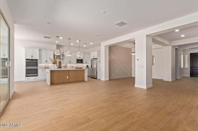 Building Photo - 8543 W Palo Verde Dr