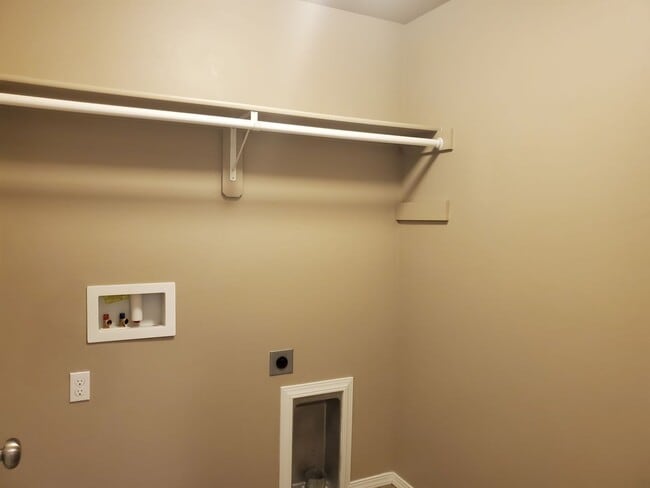 Building Photo - Charming and conveniently located in Nampa 3 bedroom, 2 bath home