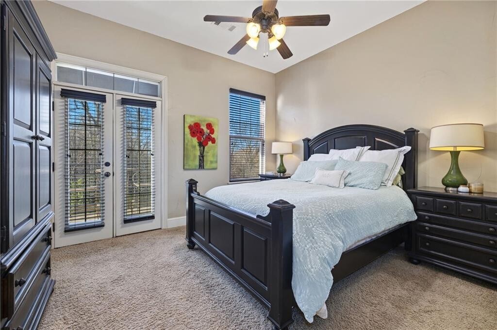 Building Photo - 18 N Olive Ave