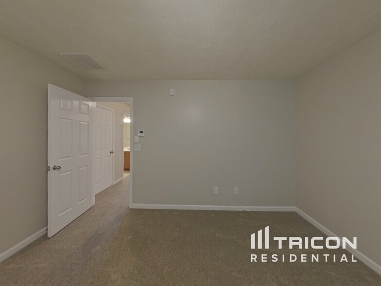 Building Photo - 750 Mountain Laurel Dr