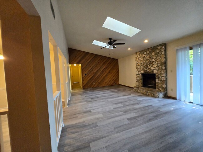Building Photo - 5315 SW 81st Terrace